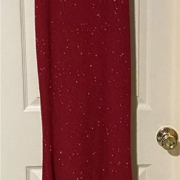 Lovely Day Women’s Red Sequined Maxi Formal Prom Dress Back Out Size Medium - Picture 9 of 10